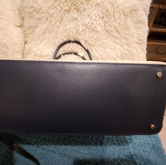 New Tory Burch tote w strap - Picture 7 of 10